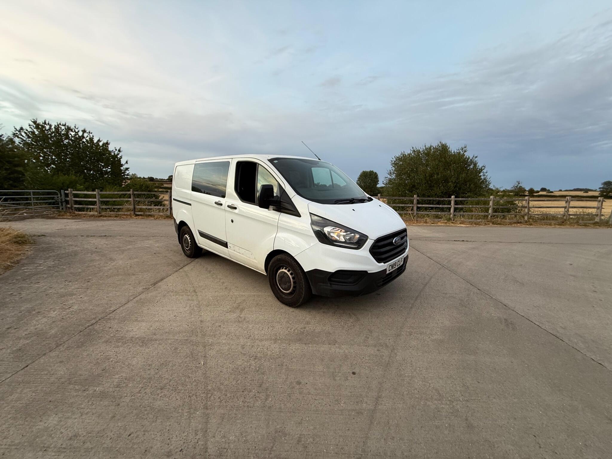 Ford Transit Custom 2.0 320 EcoBlue L1 H1 Euro 6 5dr — photo 47 of 82
